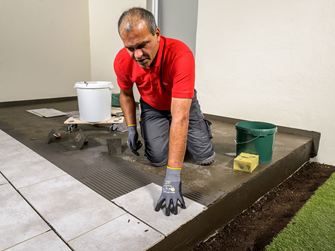 Pokládka porcelánových kameninových terasových desek Sopro