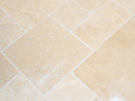 Travertin v římské vazbě