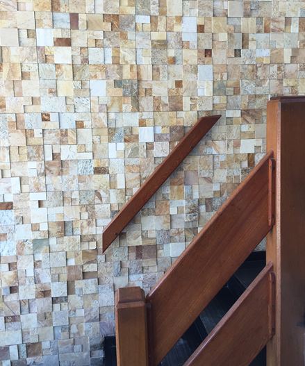 Obklad z přírodního kamene Quartzite na schodišti